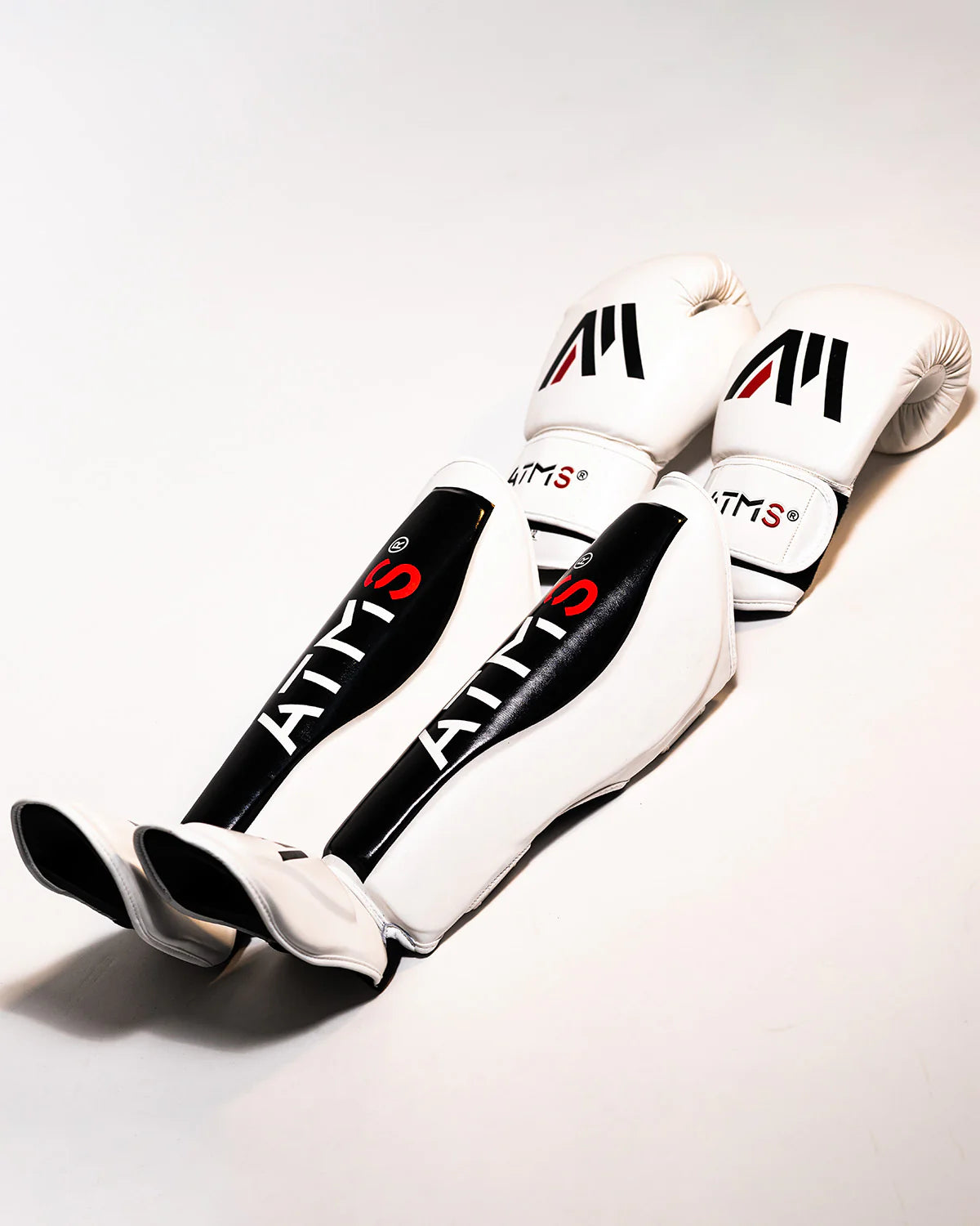 Kit Gloves + Shin Guard