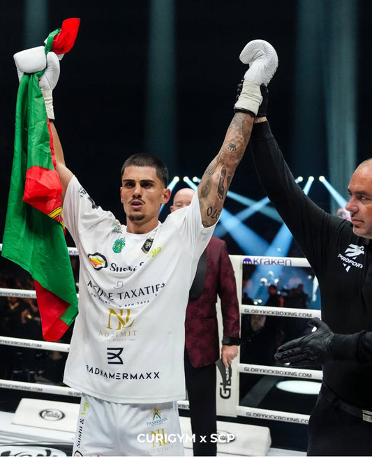 André Santos conquista vitória no GLORY Collision 9